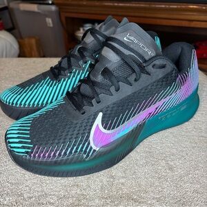 Nike Court Air Zoom Vapor 11 Mens Size 9.5 Tennis Shoes Deep Jungle Fuchsia